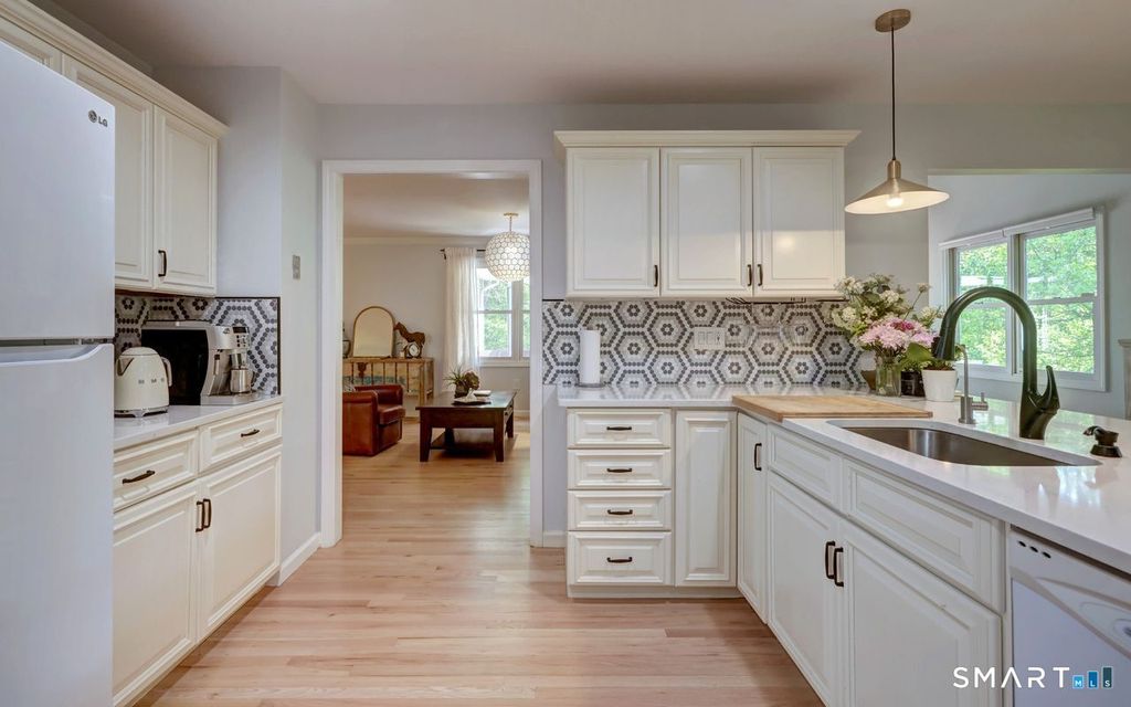 9 Canterbury Road 9, Hamden, CT 06514