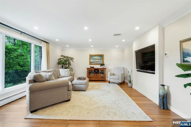 610 Monroe Street, Ridgewood, NJ 07450