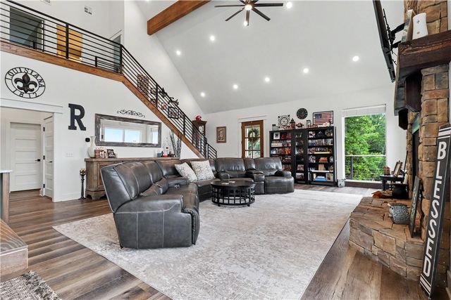 3787 Kessler Mountain Road, Fayetteville, AR 72701
