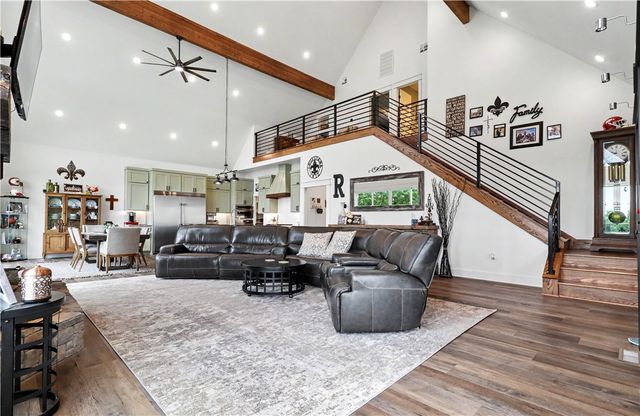 3787 Kessler Mountain Road, Fayetteville, AR 72701