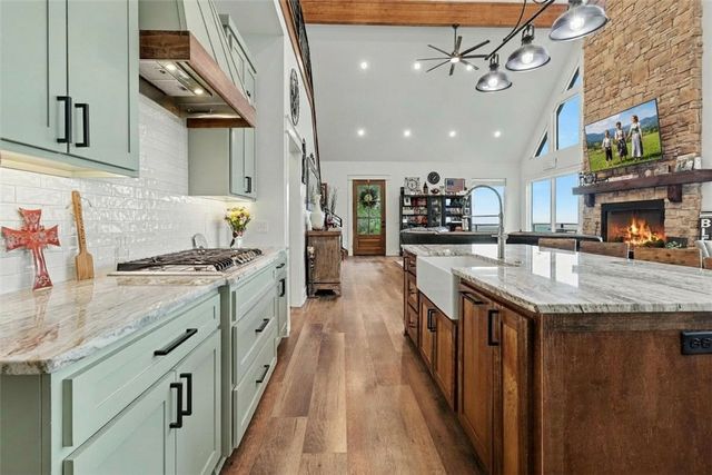 3787 Kessler Mountain Road, Fayetteville, AR 72701