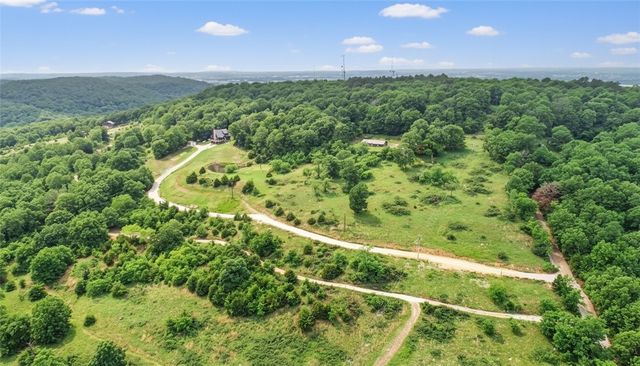 3787 Kessler Mountain Road, Fayetteville, AR 72701