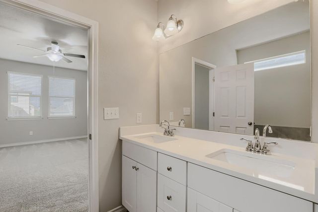 173 Flexus LN, Liberty Hill, TX 78642