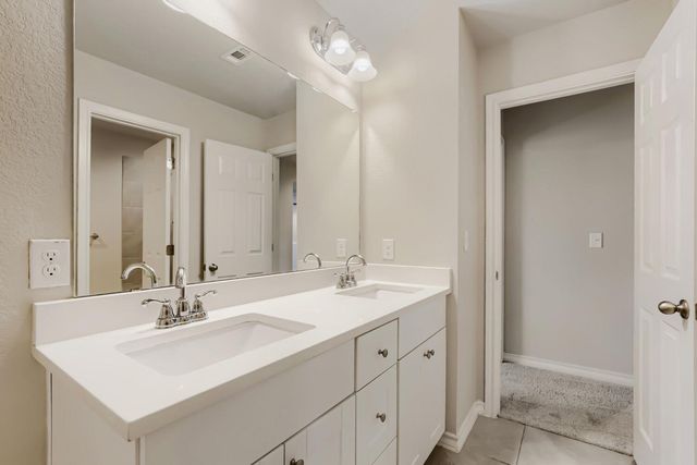 173 Flexus LN, Liberty Hill, TX 78642