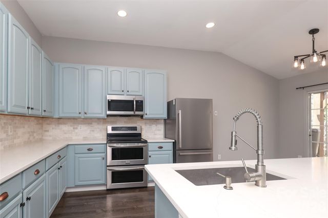 9506 Scotland Hall Court, Charlotte, NC 28277