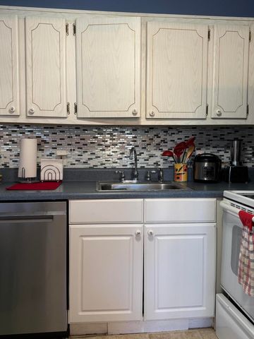 81 Camden Drive D, West Palm Beach, FL 33417