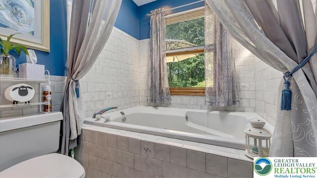 1297 Woodstock Drive, Chestnuthill Twp, PA 18353