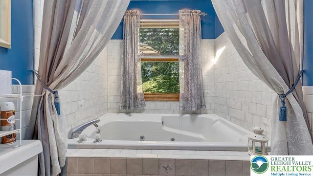 1297 Woodstock Drive, Chestnuthill Twp, PA 18353