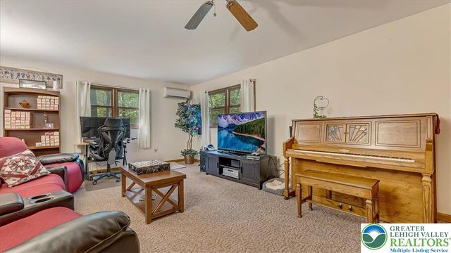 1297 Woodstock Drive, Chestnuthill Twp, PA 18353
