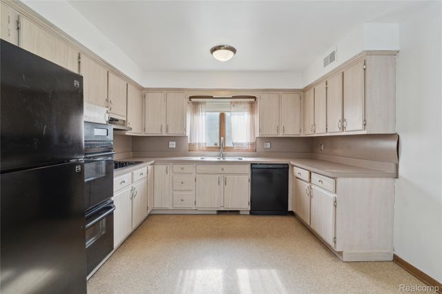 1281 Balmoral Drive, Detroit, MI 48203