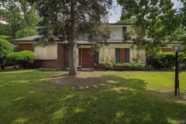 1281 Balmoral Drive, Detroit, MI 48203