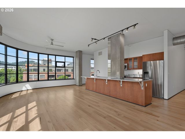 420 Nw 11TH Ave 615, Portland, OR 97209