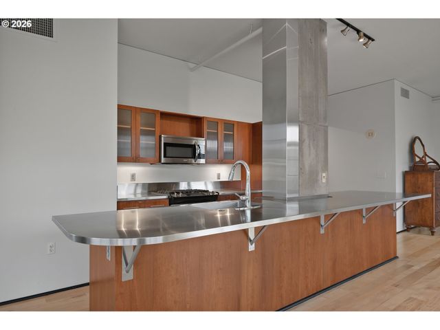 420 Nw 11TH Ave 615, Portland, OR 97209