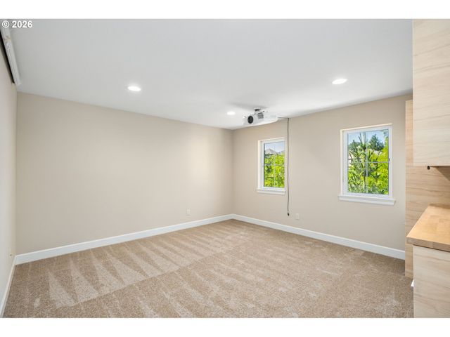 5748 Nw 128TH Ter, Portland, OR 97229