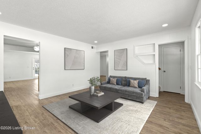 6902 John Adams Way, Louisville, KY 40272