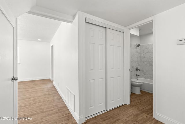 6902 John Adams Way, Louisville, KY 40272