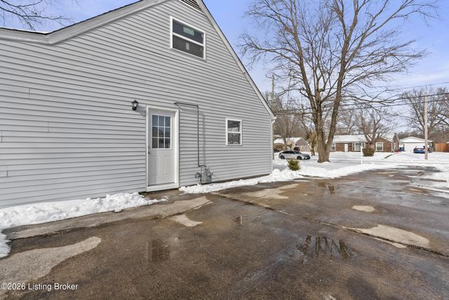 6902 John Adams Way, Louisville, KY 40272