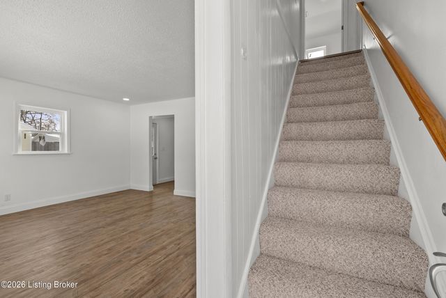 6902 John Adams Way, Louisville, KY 40272