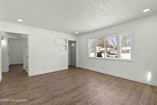 6902 John Adams Way, Louisville, KY 40272