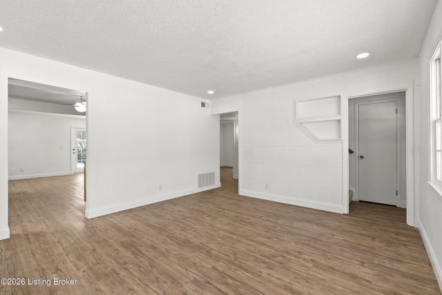 6902 John Adams Way, Louisville, KY 40272