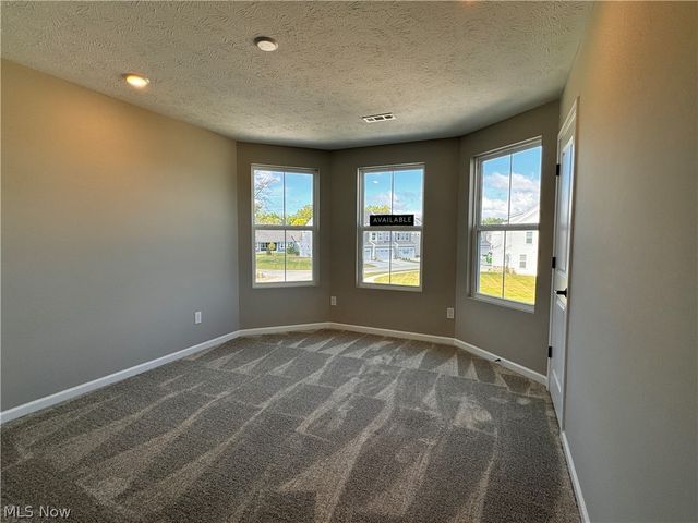 950-2 Memory Lane, Aurora, OH 44202