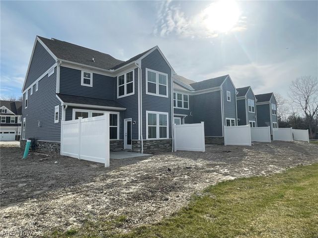 950-2 Memory Lane, Aurora, OH 44202