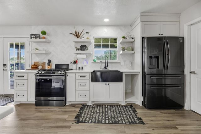 3508 Dick Barnes Loop, Bedias, TX 77831