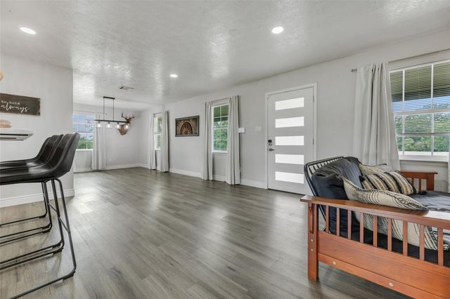 3508 Dick Barnes Loop, Bedias, TX 77831