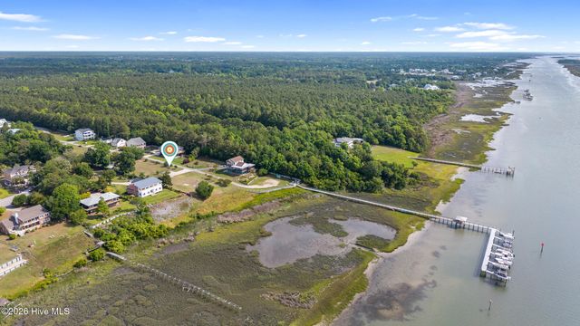 1144 Avila Avenue, Hampstead, NC 28443
