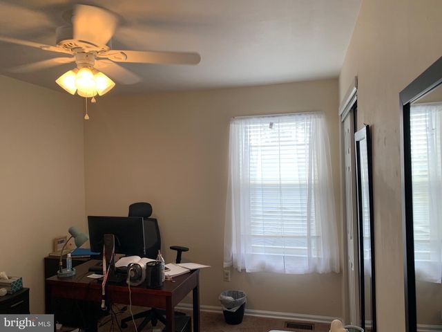 25 PRESIDENTIAL DR, Berlin, NJ 08009