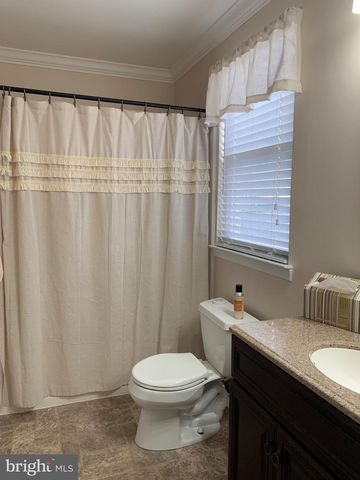 25 PRESIDENTIAL DR, Berlin, NJ 08009