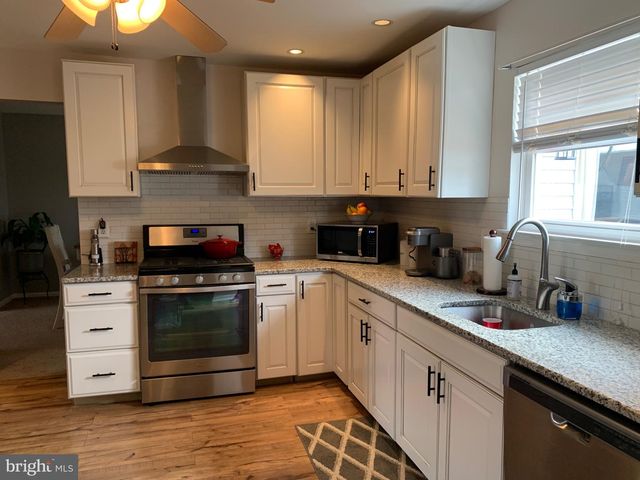 25 PRESIDENTIAL DR, Berlin, NJ 08009