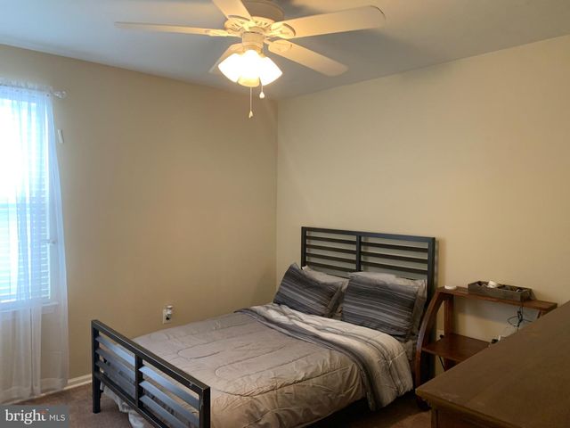 25 PRESIDENTIAL DR, Berlin, NJ 08009