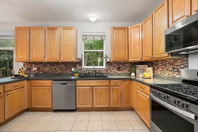 2214 W Waterford Court, Round Lake, IL 60073