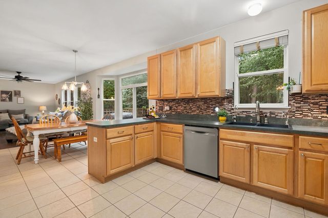 2214 W Waterford Court, Round Lake, IL 60073