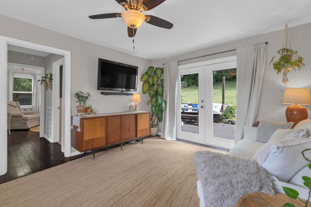 31 Cameo Dr, Nashville, TN 37211