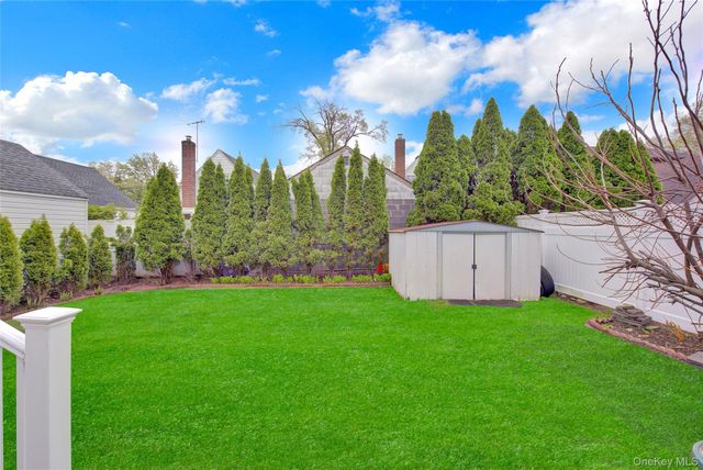1312 Park Avenue, New Hyde Park, NY 11040