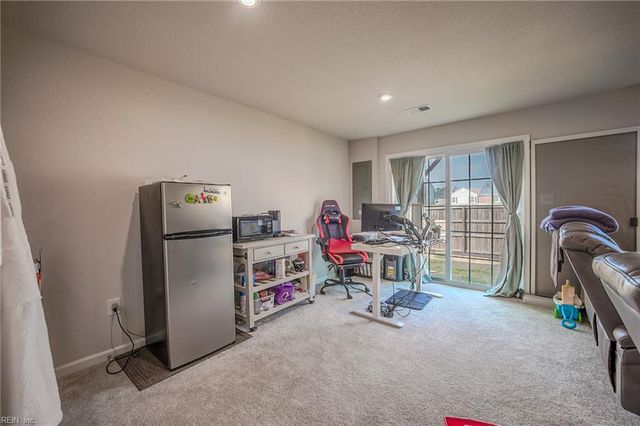 4122 Riverside DR, Chesapeake, VA 23321