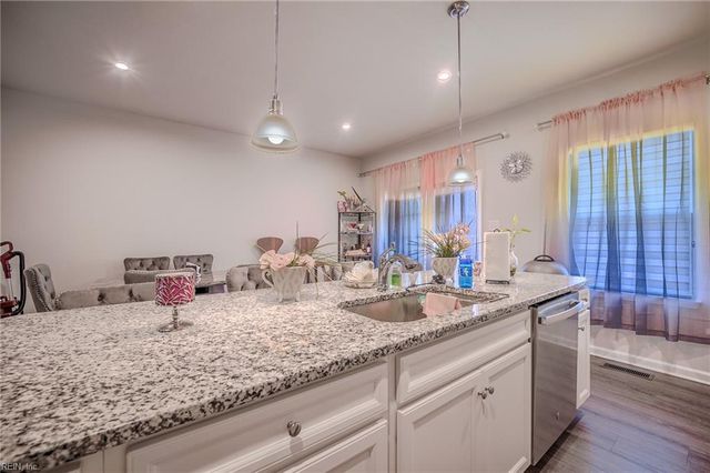 4122 Riverside DR, Chesapeake, VA 23321