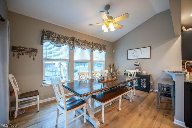 7674 Knollridge Avenue NE, Canton, OH 44721