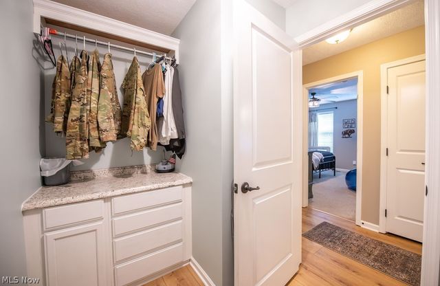 7674 Knollridge Avenue NE, Canton, OH 44721