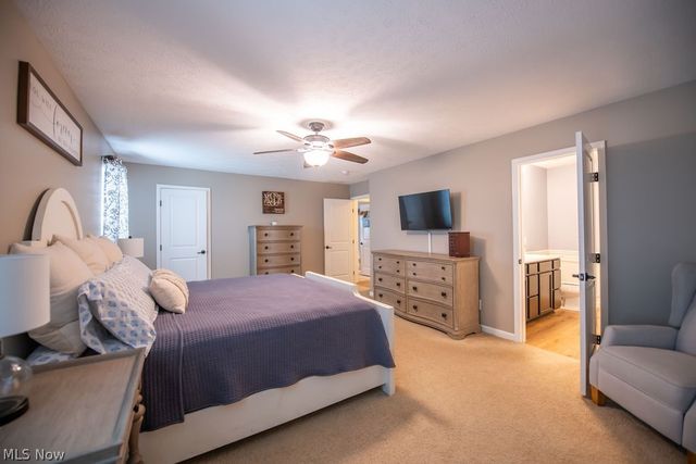 7674 Knollridge Avenue NE, Canton, OH 44721