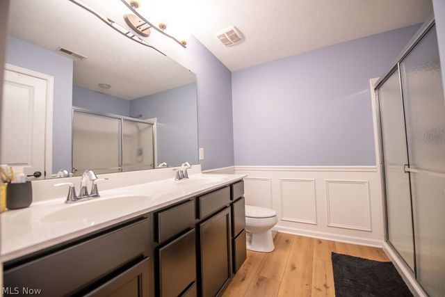 7674 Knollridge Avenue NE, Canton, OH 44721