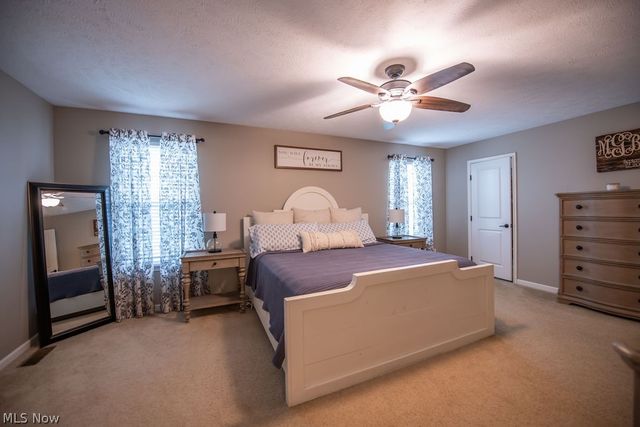 7674 Knollridge Avenue NE, Canton, OH 44721