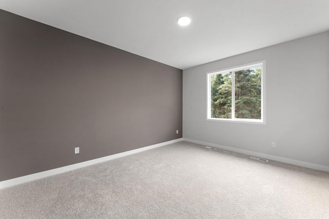 1250 Trail Way, New Richmond, WI 54017
