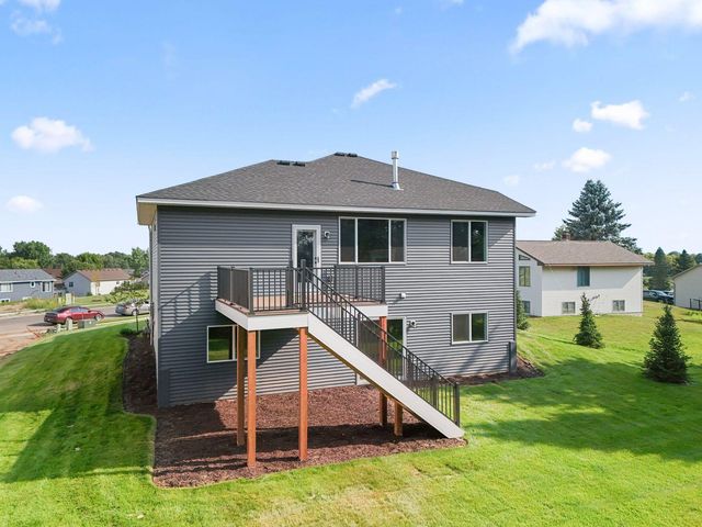1250 Trail Way, New Richmond, WI 54017