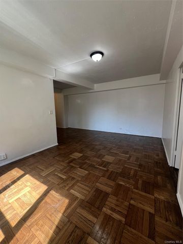 1503 Metropolitan 4F, Bronx, NY 10462