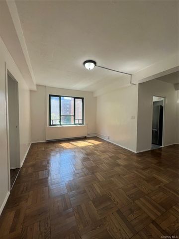 1503 Metropolitan 4F, Bronx, NY 10462