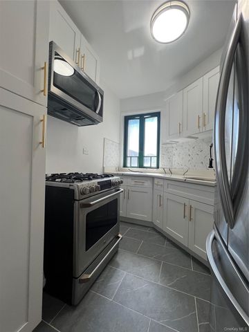 1503 Metropolitan 4F, Bronx, NY 10462