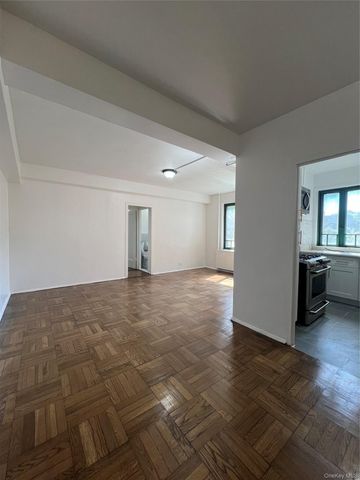 1503 Metropolitan 4F, Bronx, NY 10462